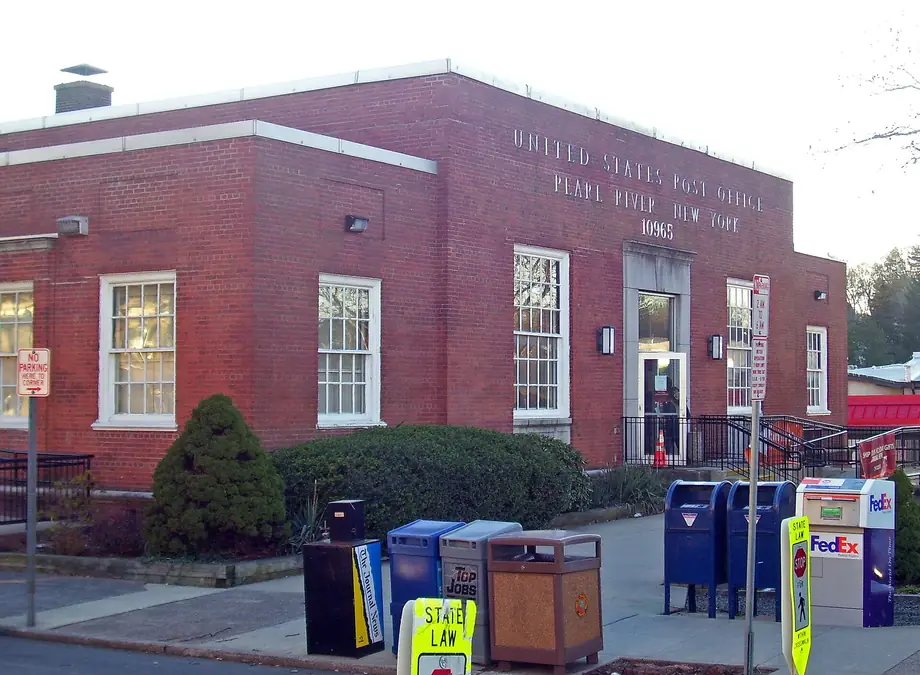 The U.S. Post Office in Pearl River